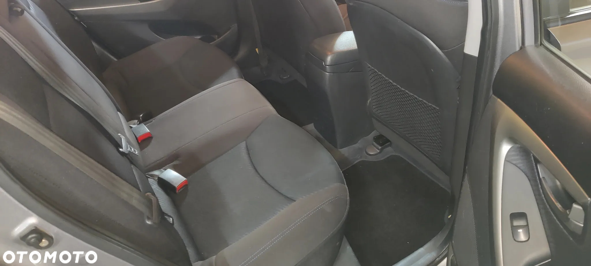 Hyundai Elantra 1.6 Comfort - 19