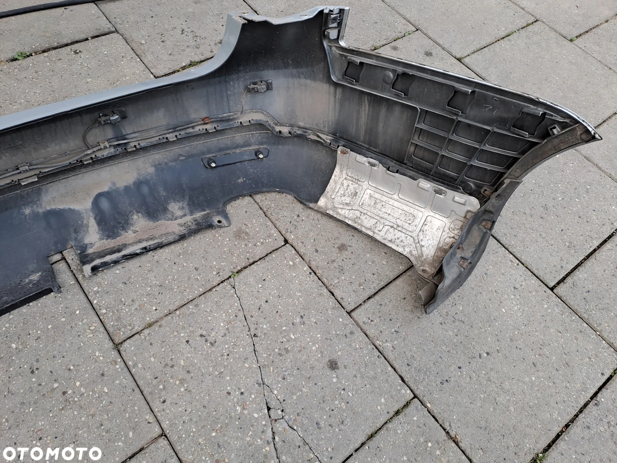 Volkswagen Jetta III 1K2 A5 sedan zderzak tylny z PDC kod lakieru LA7W - 6