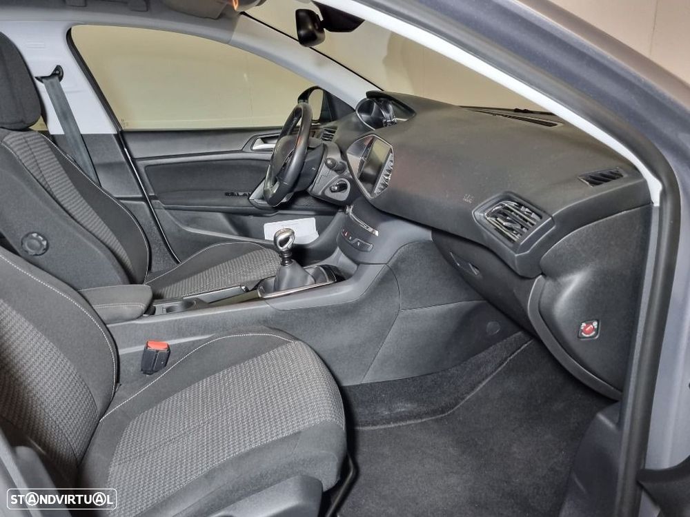 Peugeot 308 1.2 PureTech Style - 15