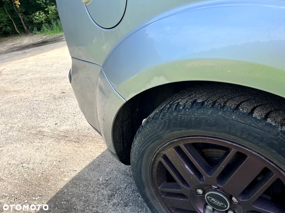 Ford Focus 1.6 16V Ghia - 9