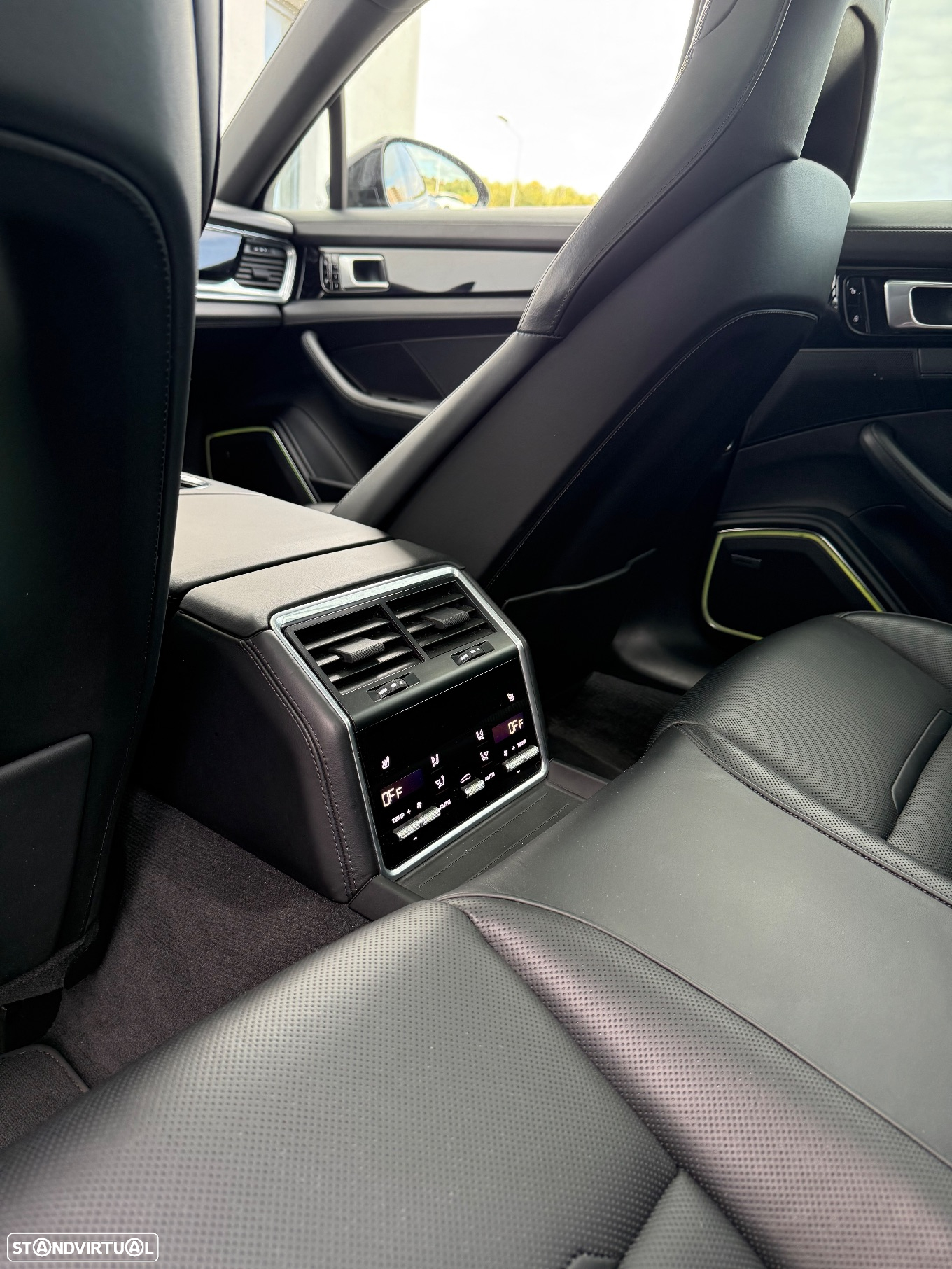 Porsche Panamera Sport Turismo 4 E-Hybrid - 11