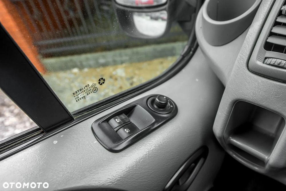 Renault Trafic - 16