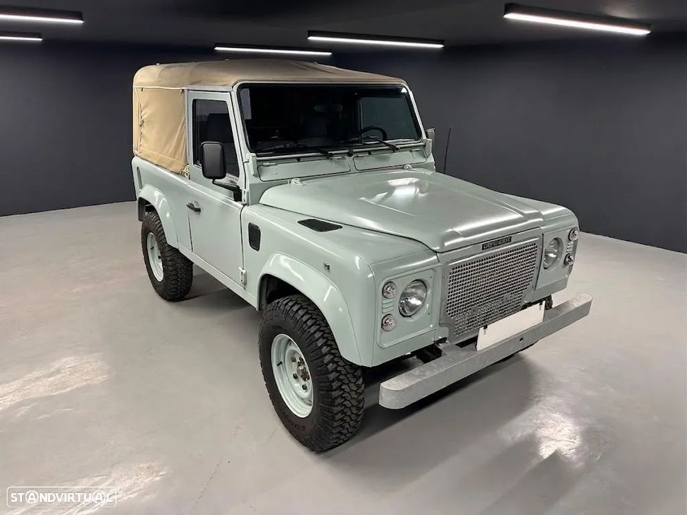 Land Rover Defender 90 2.5 Td5 Soft Top - 12