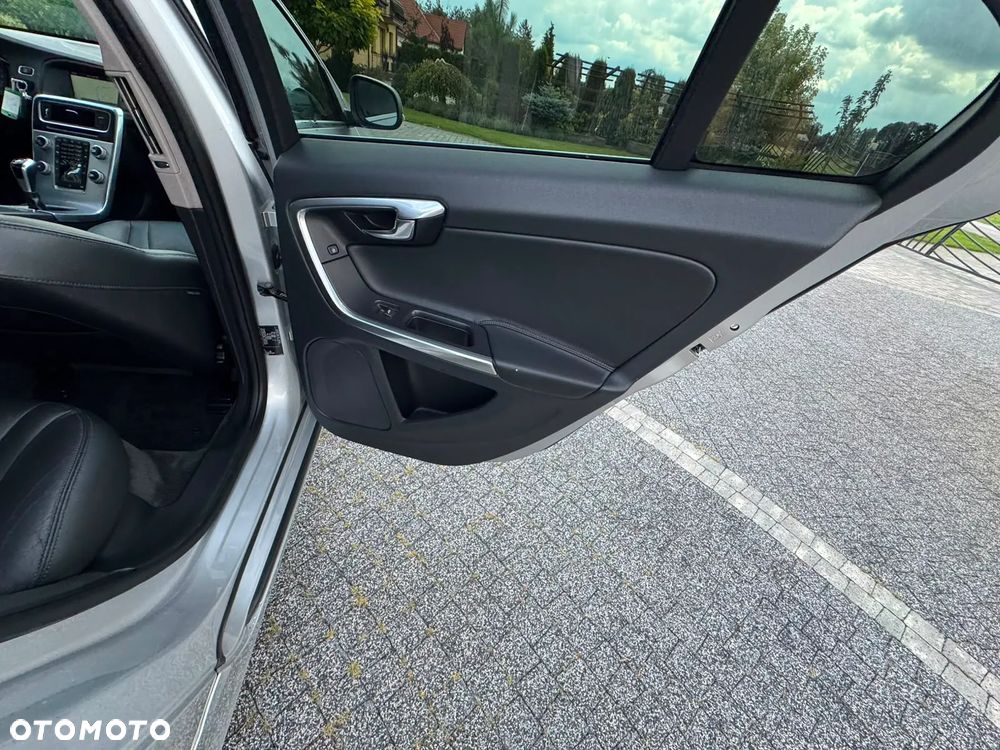 Volvo S60 D2 Momentum - 27