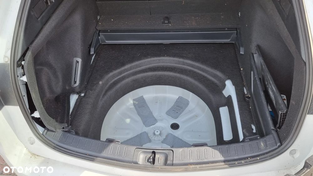 Toyota Corolla 1.8 Hybrid Comfort - 25