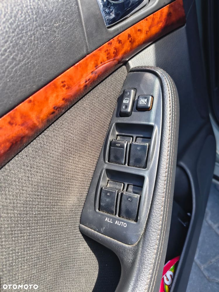 Toyota Avensis 1.8 VVT-i Sol - 15