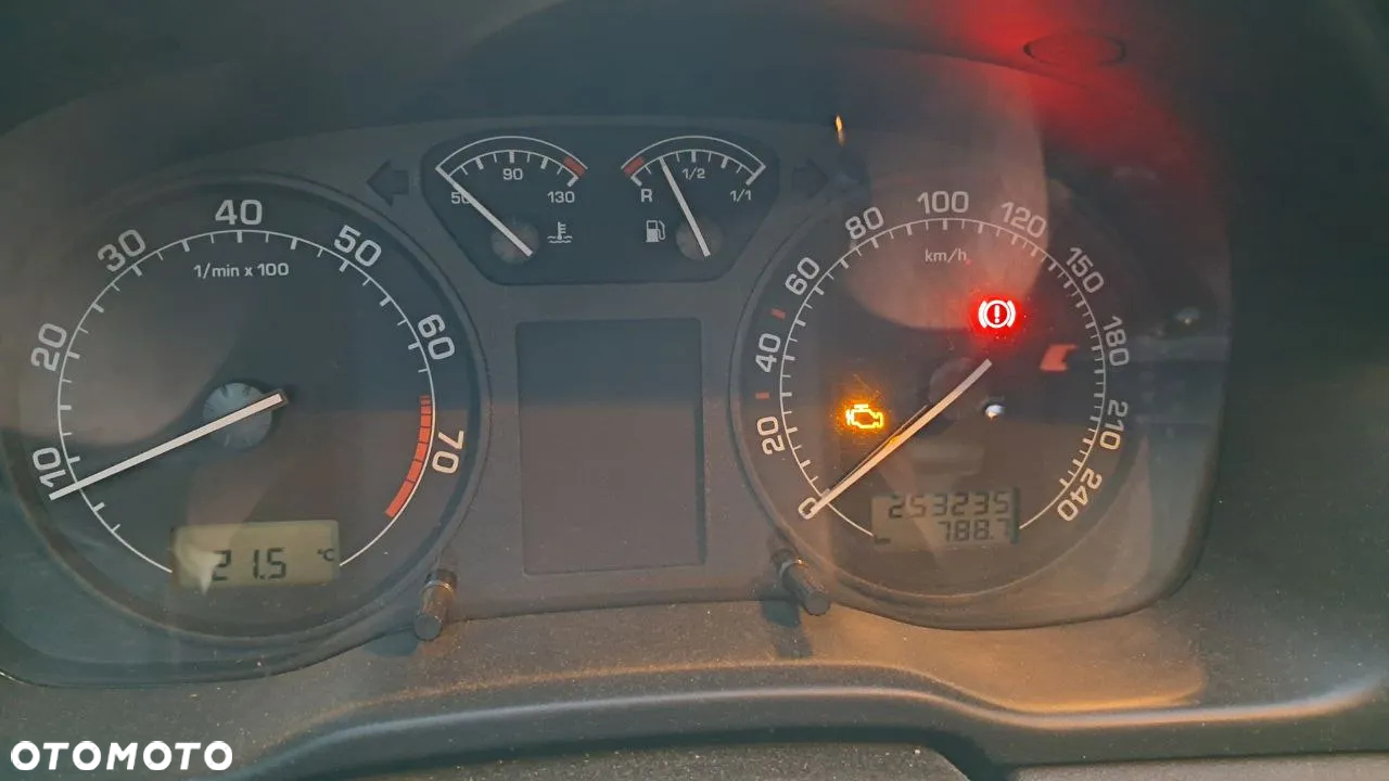 Skoda Octavia 1.6 Ambiente - 6