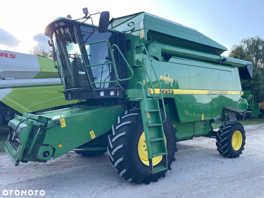 John Deere 2258 Hillmaster - 1