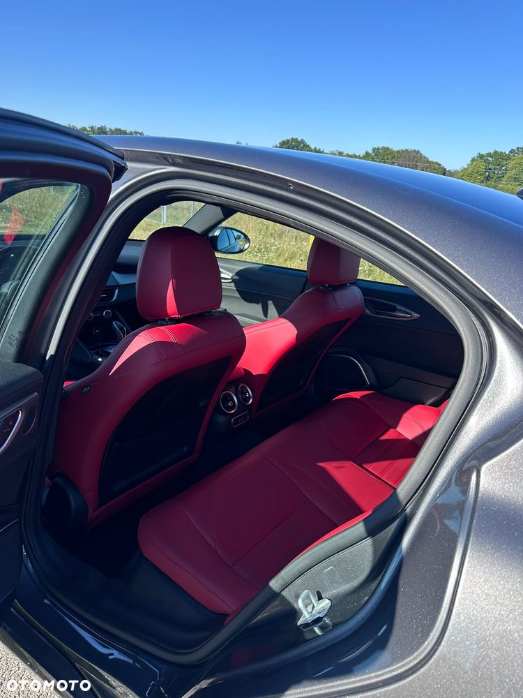 Alfa Romeo Giulia 2.0 Turbo 16V AT8 Veloce - 24