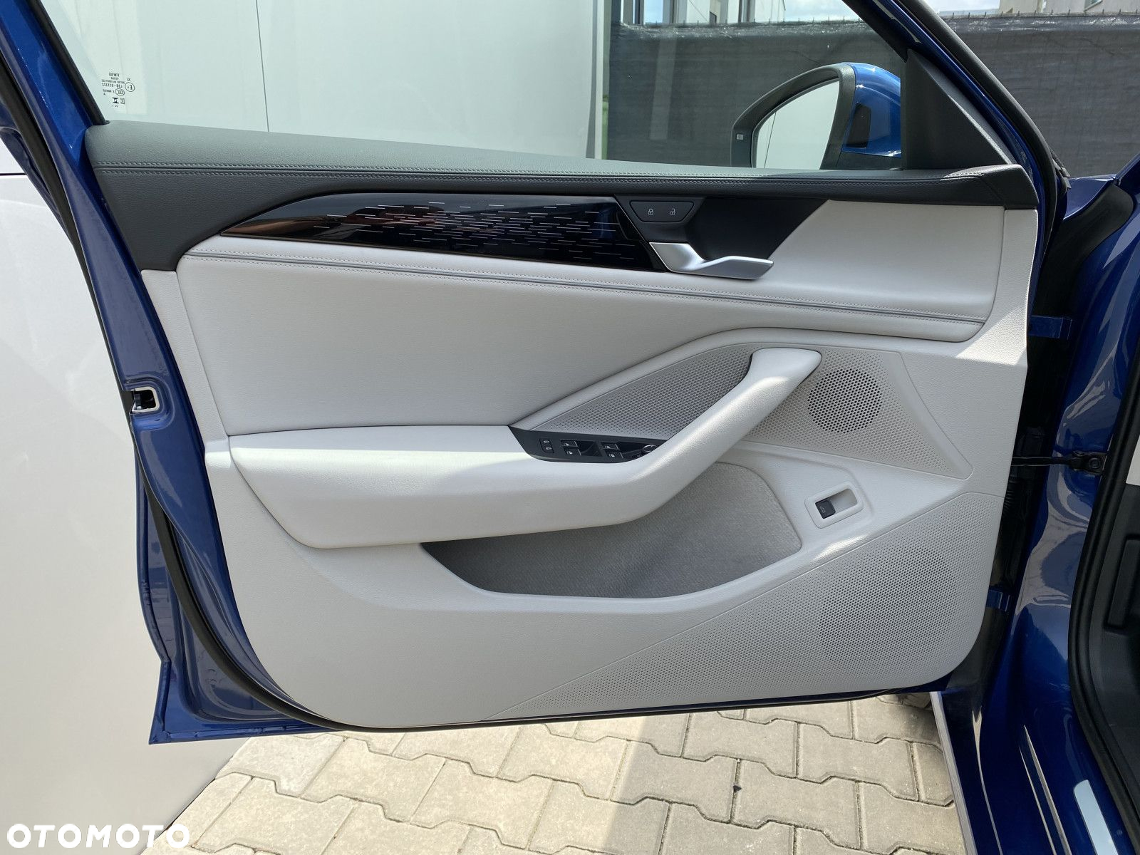 Volkswagen Passat - 12