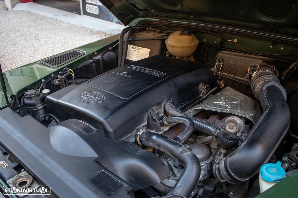 Land Rover Defender 90 2.5 TD5 Metal Top - 5