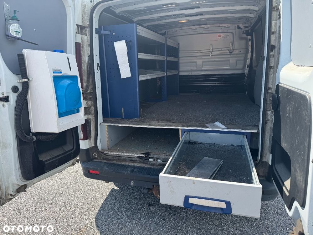 Nissan NV300 - 2