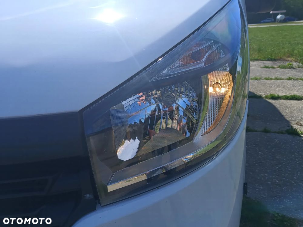Renault Trafic L2H1 1.6 diesel 145kM 2018rok WEBASTO, CZUJNIKI PARKOWANIA, HAK, NIEWIELKI PRZEBIEG stan BDB, BEZWPADKOWY! - 16