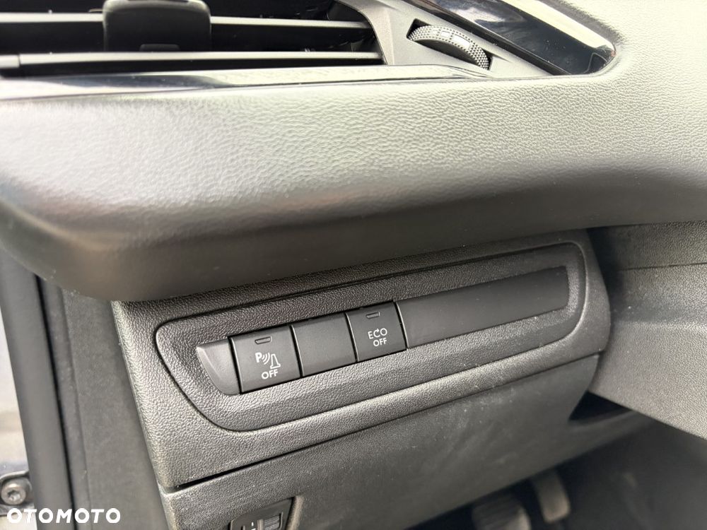 Peugeot 208 PureTech 82 Stop & Start Signature - 15