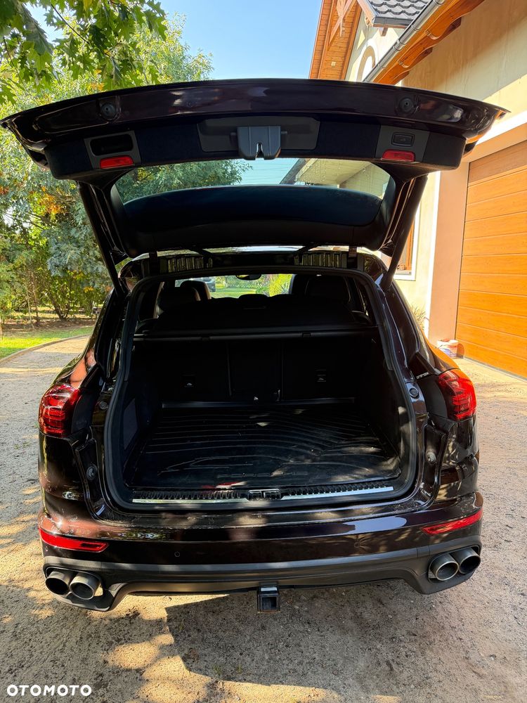 Porsche Cayenne - 24
