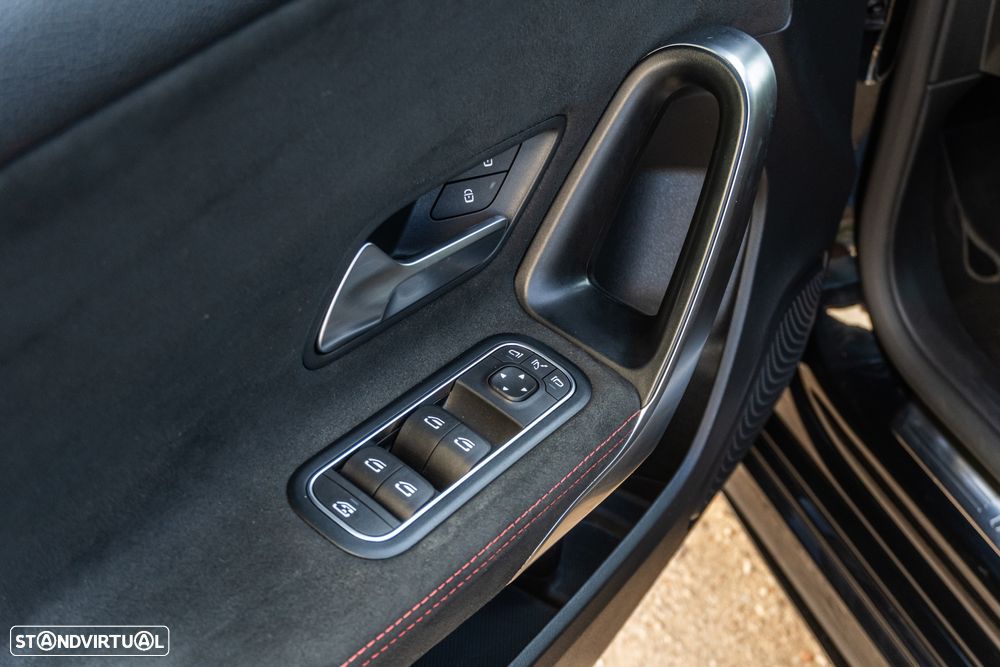 Mercedes-Benz A 180 AMG Line - 16