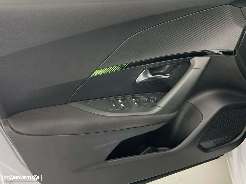 Peugeot 2008 1.2 PureTech Active - 17