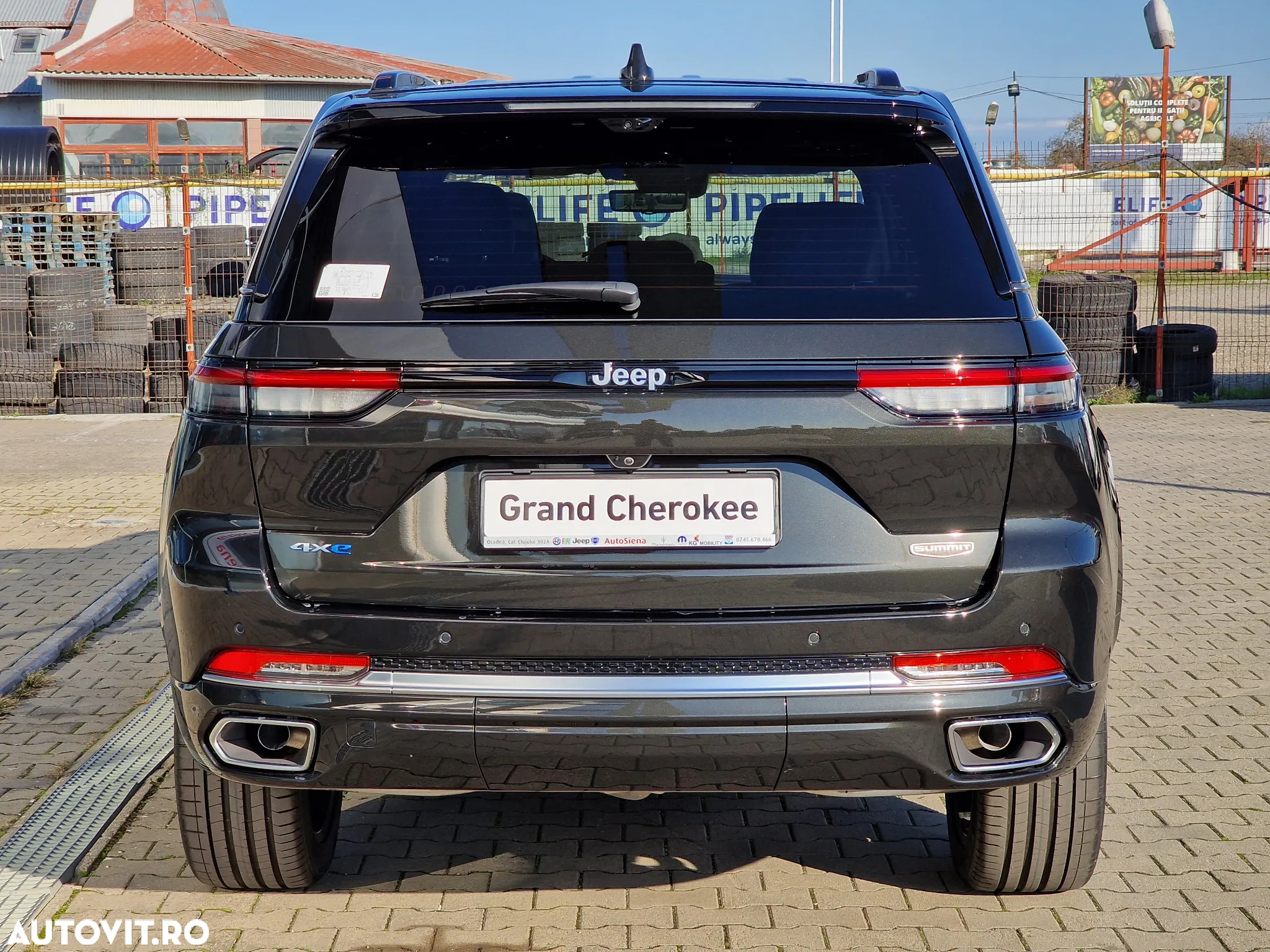 Jeep Grand Cherokee - 9