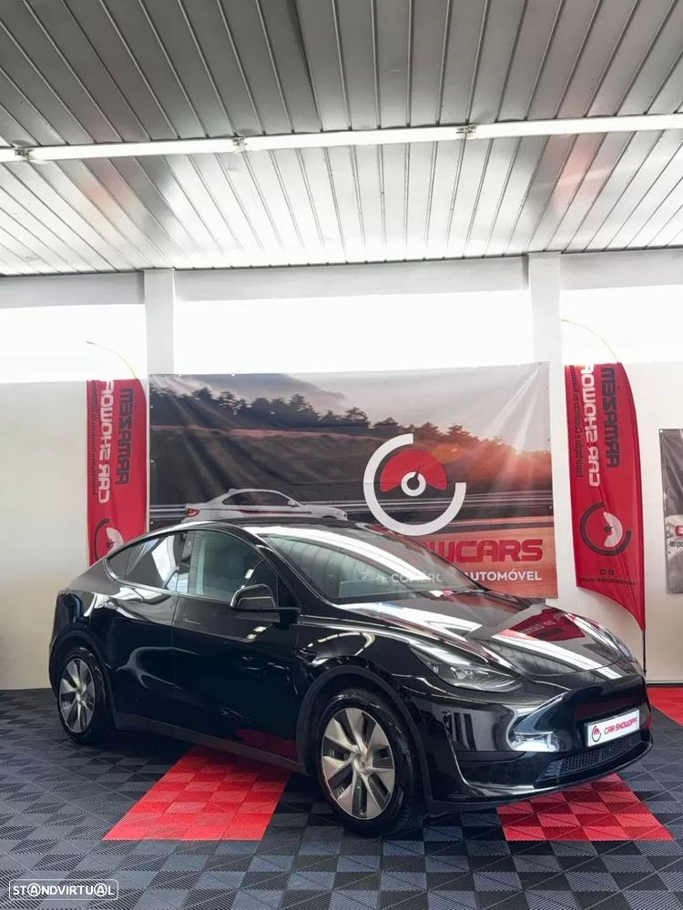 Tesla Model Y Standard - 1