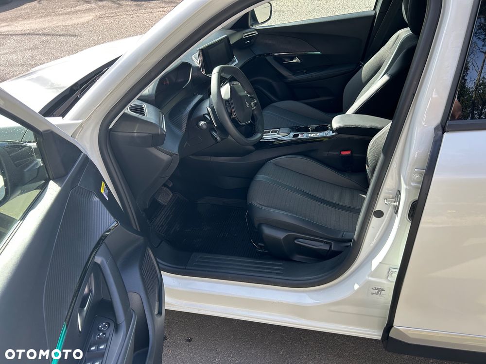 Peugeot 2008 1.2 Pure Tech GPF Allure S&S EAT6 - 6