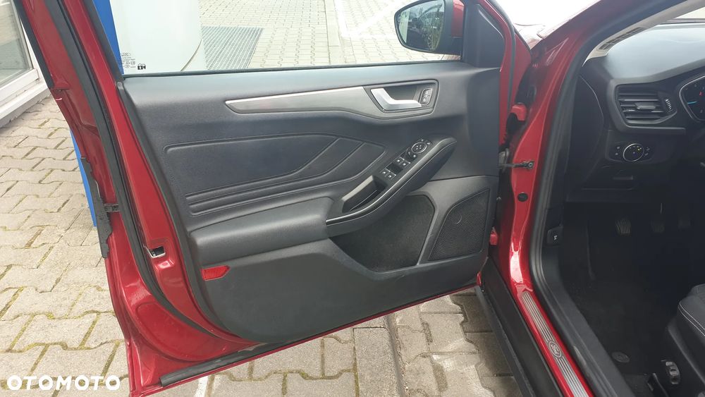 Ford Focus 1.5 EcoBoost Titanium - 19