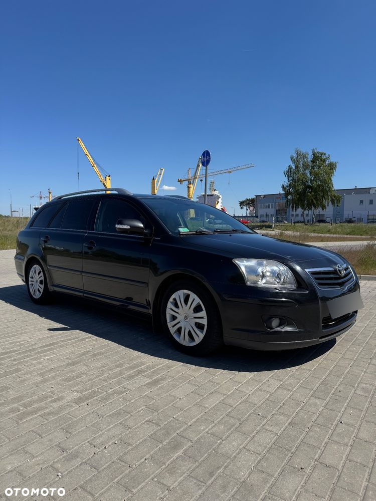 Toyota Avensis 1.8 VVT-i Sol - 2