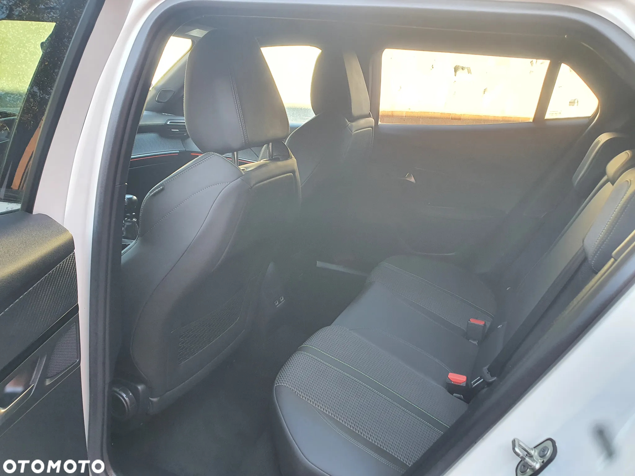 Peugeot 2008 1.2 PureTech GT Line S&S - 13