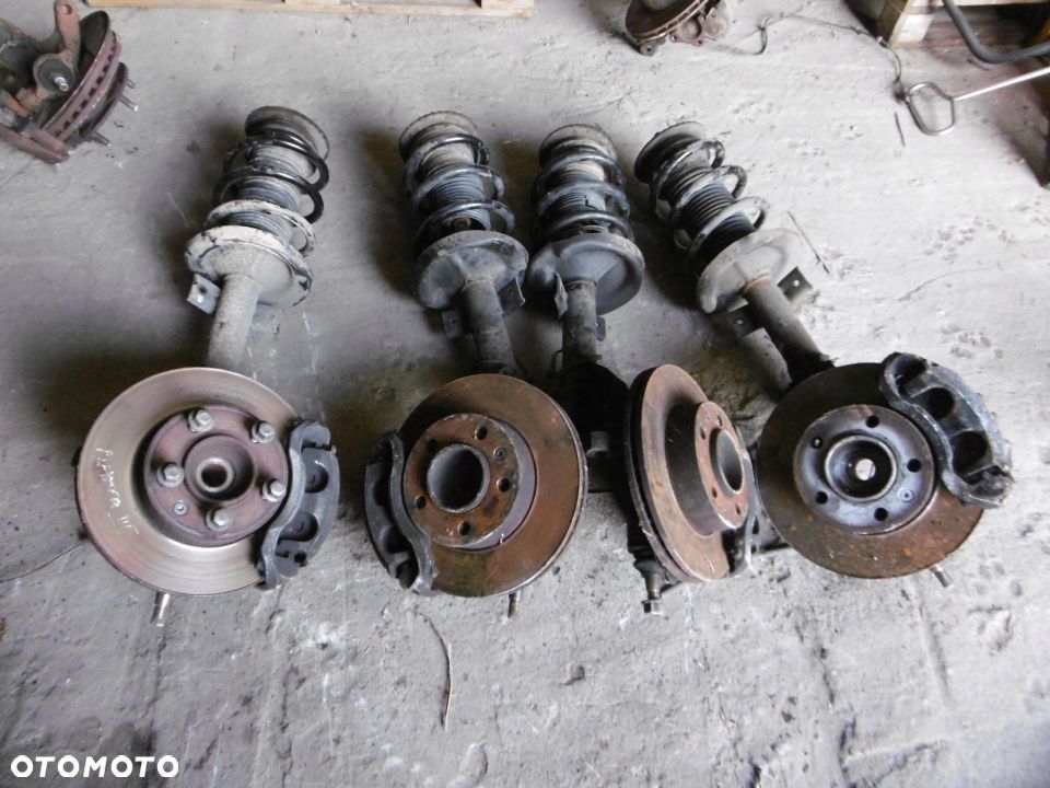 PIASTA ZWROTNICA MASTER III MOVANO NV400 L/P - 1