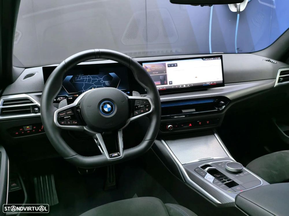 BMW 330 e Pack Desportivo M Pro Auto - 55