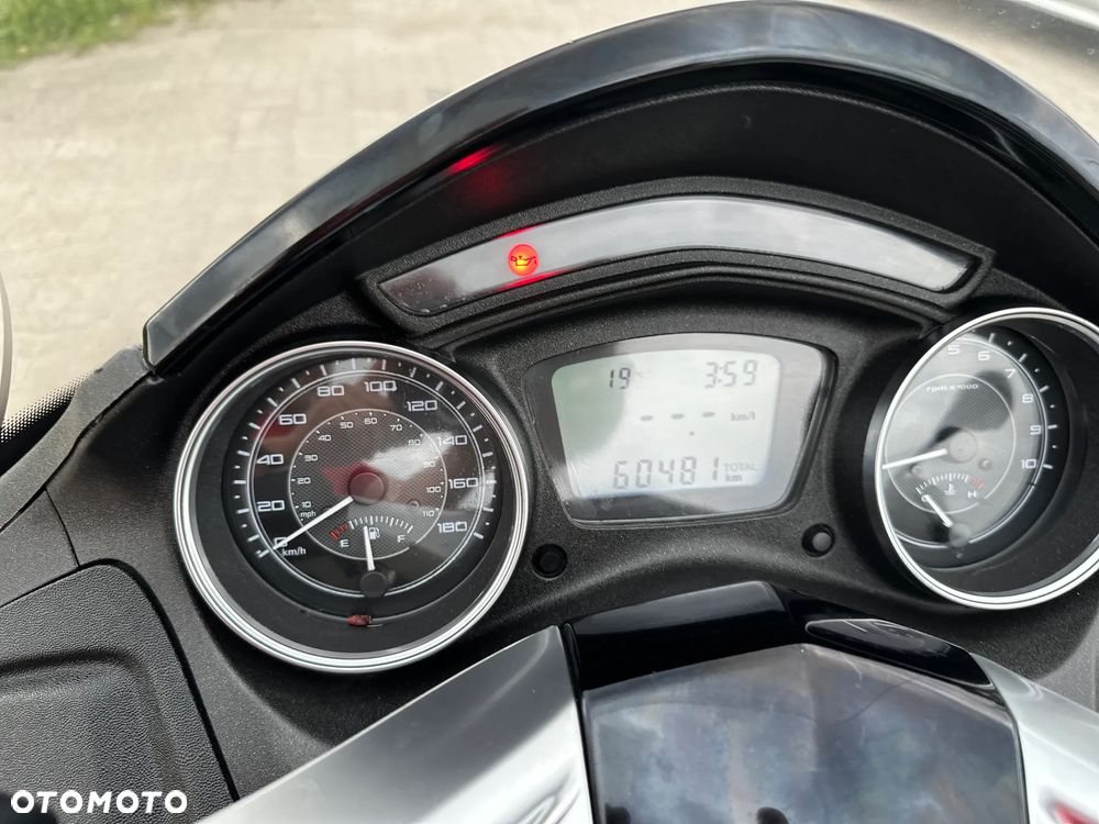 Piaggio X10 - 16