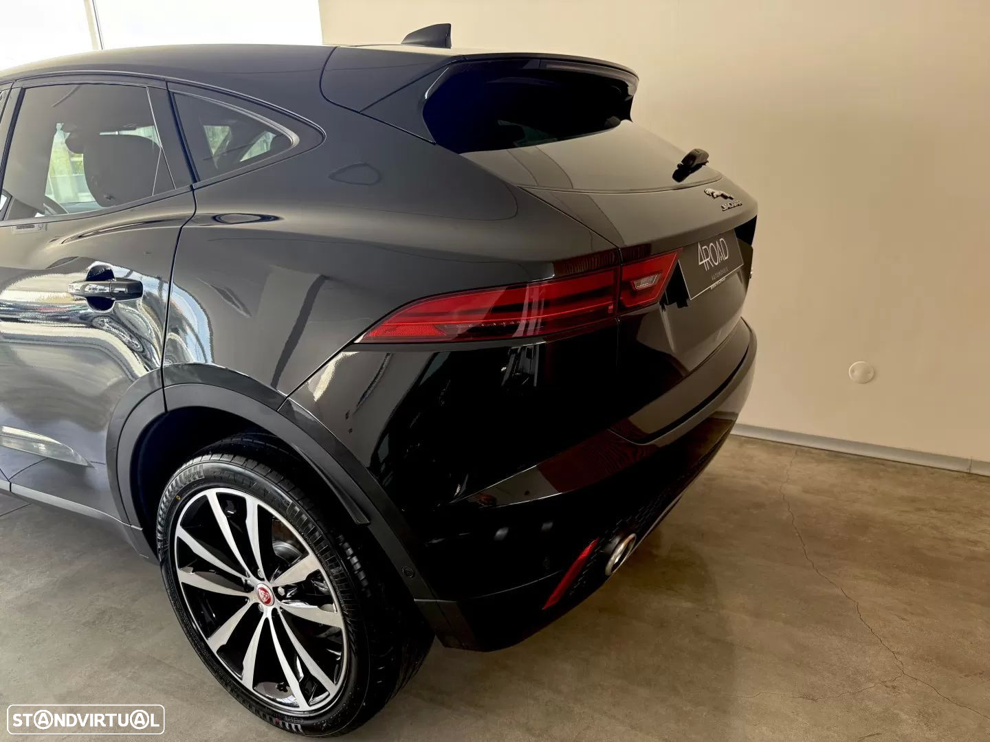 Jaguar E-Pace 2.0 i4D R-Dynamic SE - 30