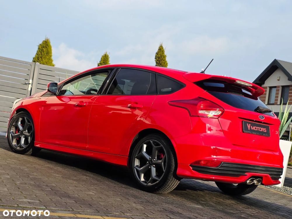 Ford Focus 2.0 TDCi ST - 38