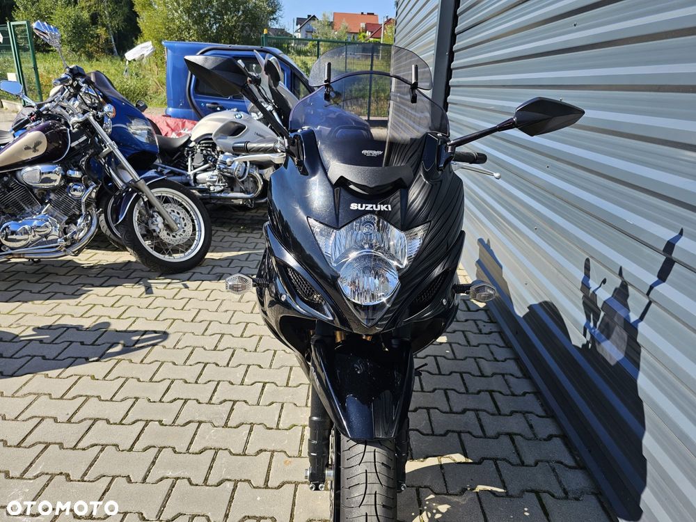 Suzuki GSX - 19