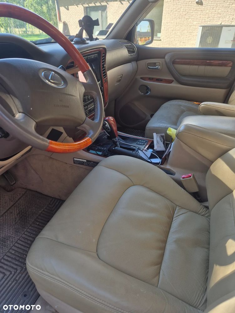 Lexus LX - 6