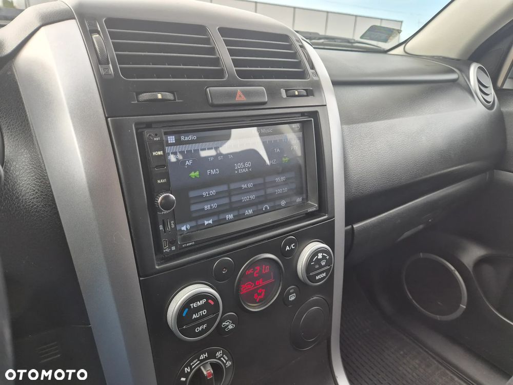 Suzuki Grand Vitara 1.9 DDiS Premium - 10