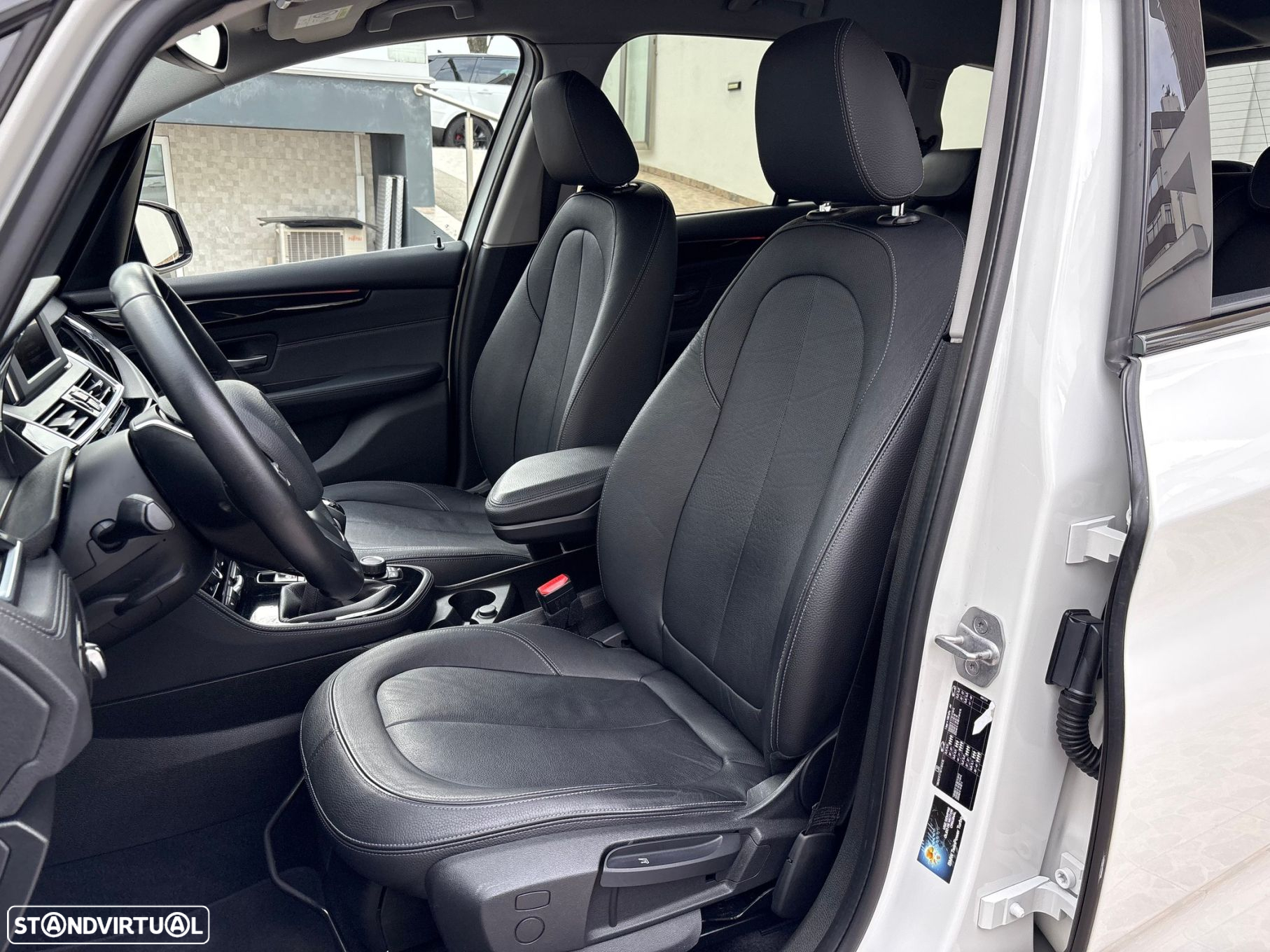 BMW 216 Gran Tourer d 7L Line Luxury - 11