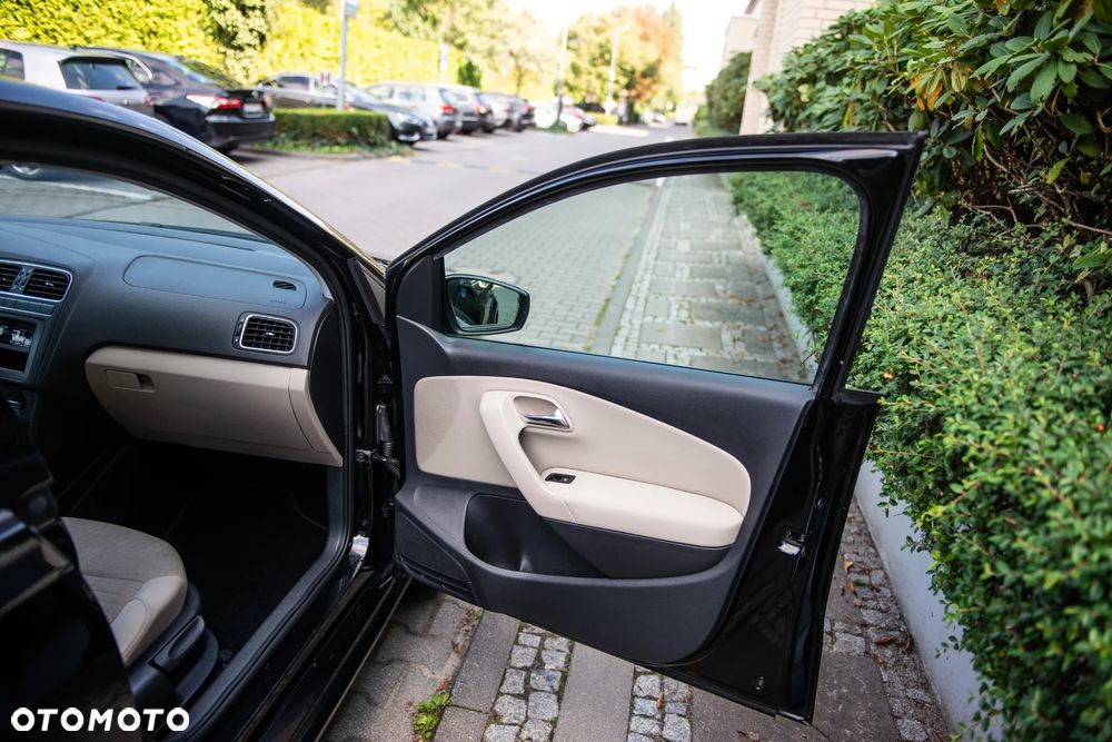 Volkswagen Polo 1.4 16V Comfortline - 25