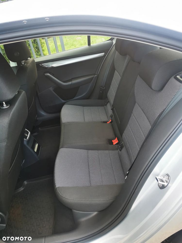 Skoda Octavia 1.4 TSI Ambition - 6