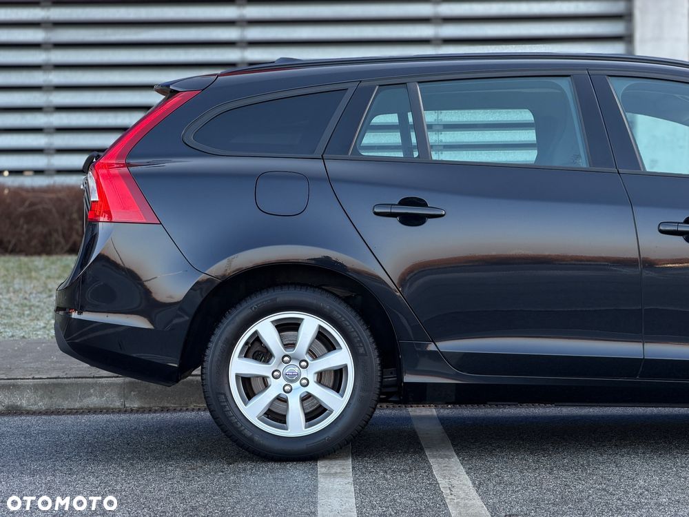 Volvo V60 D3 Summum - 33