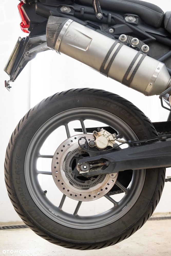 Triumph Tiger - 37