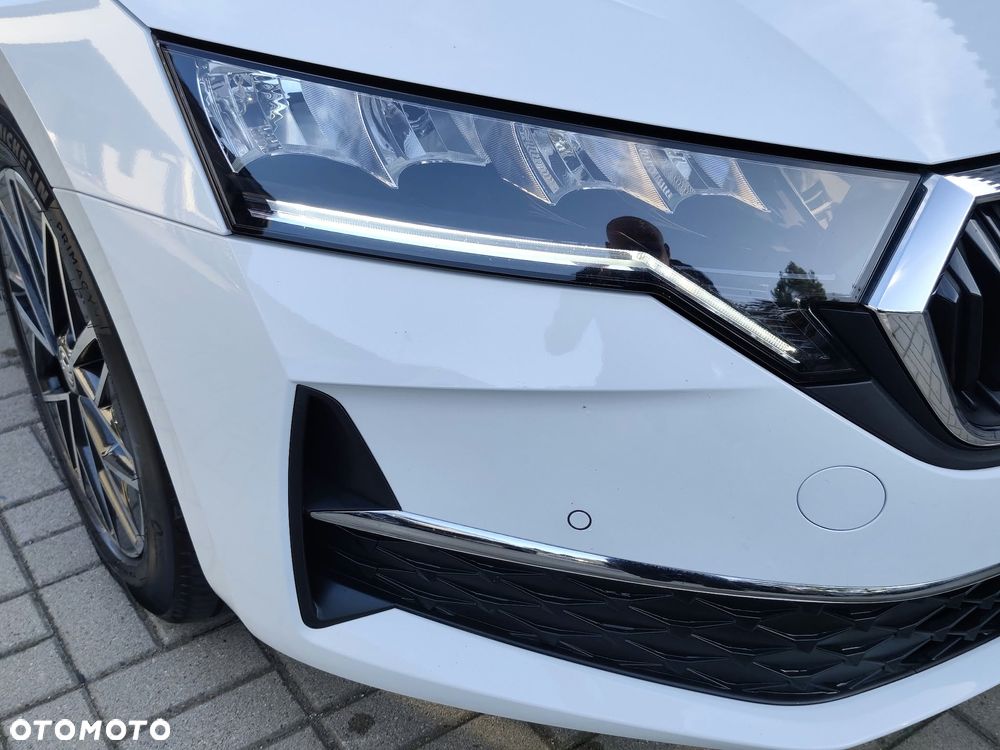 Skoda Octavia 2.0 TDI Edition 130 Selection DSG - 2