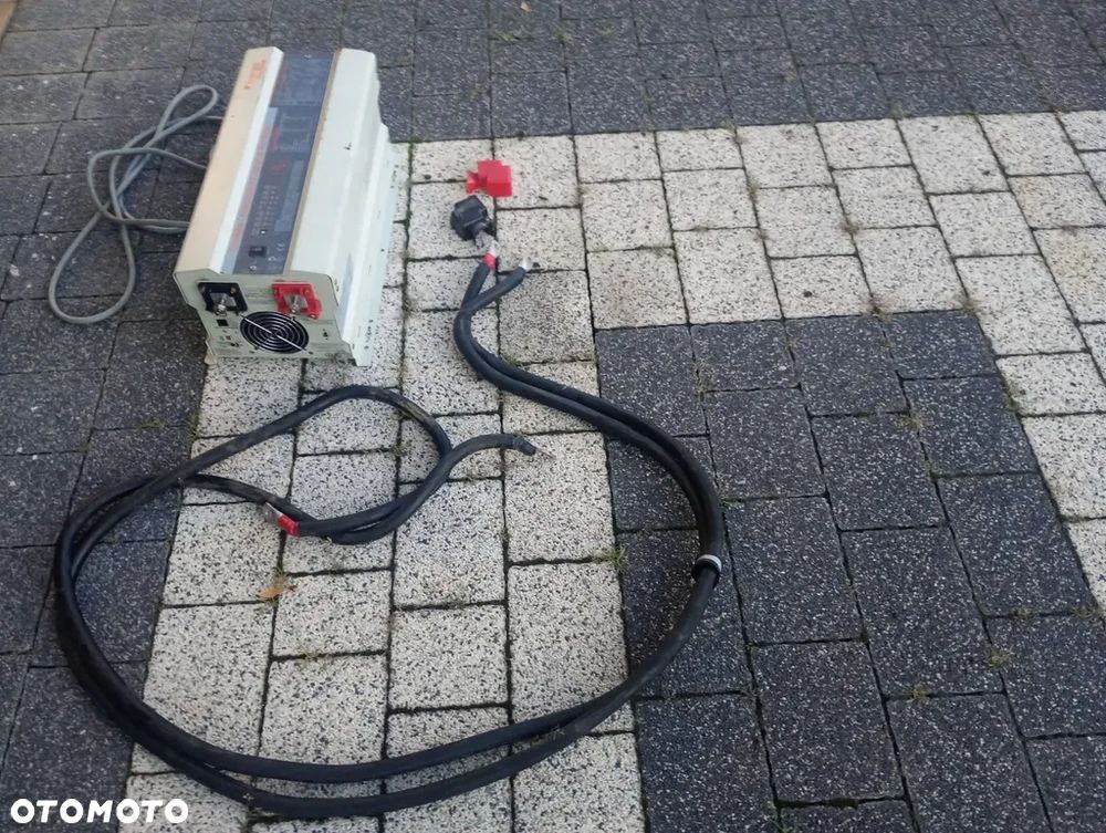 Przetwornica do  Kamperów Ładowarka 70 A Konwerterowa Falownik Sinusoidalny 2500VA - 3