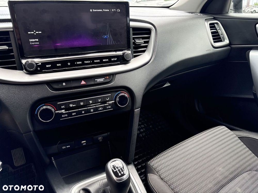 Kia Ceed 1.5 T-GDI M - 20