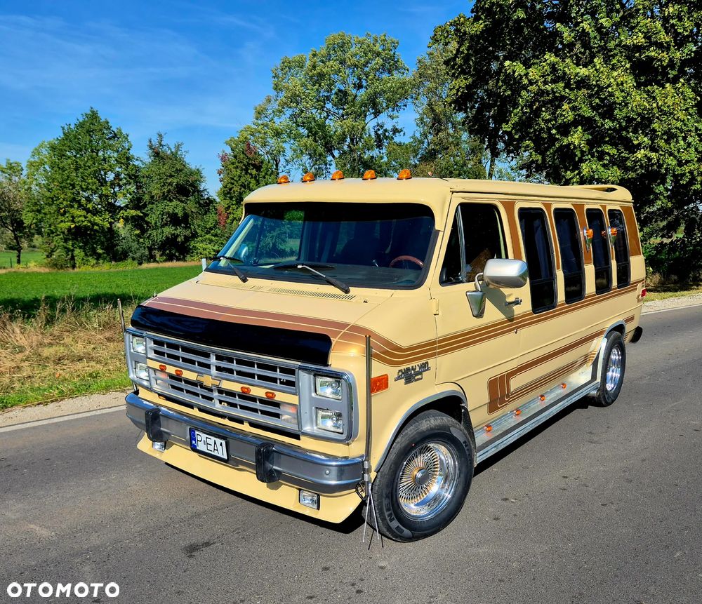 Chevrolet Chevy Van - 6