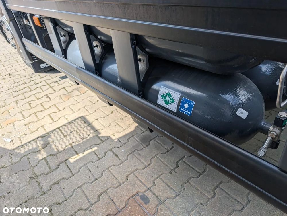 Scania P 340 B6x2*4NA / rama pod zabudowę / oś skrętna / CNG / duża kabina / 8 sztuk - 12