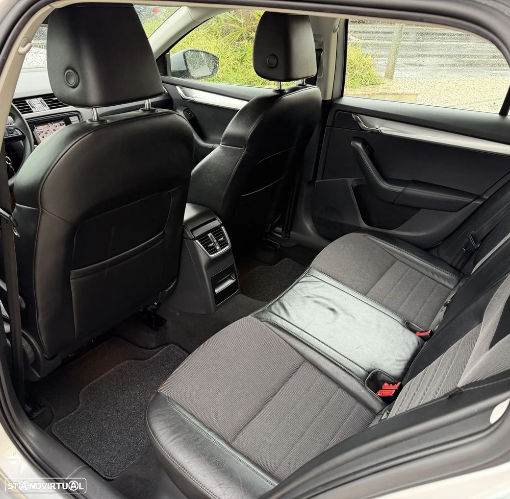 Skoda Octavia Break 1.6 TDi Sportline - 22