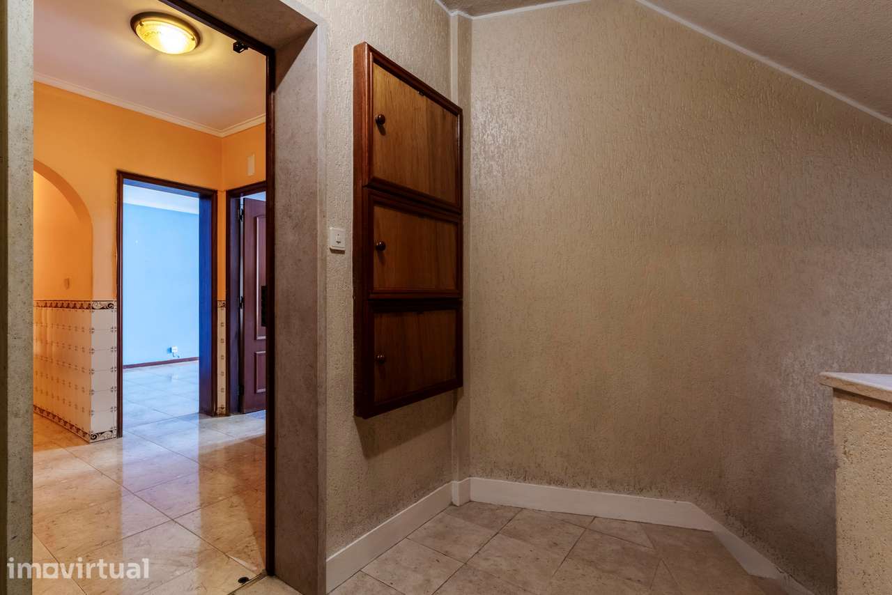 Apartamento T3 c/ 4 Marquises e 2 Wc's no Cacém, Sintra - Grande imagem: 2/56