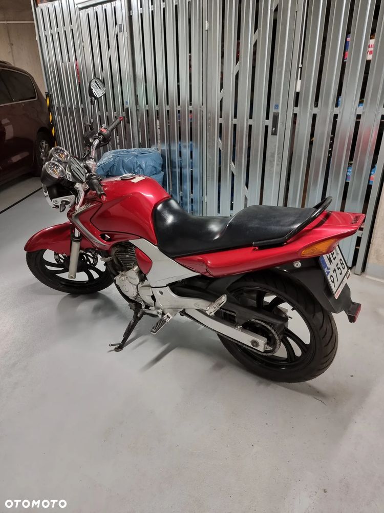 Yamaha YBR - 7