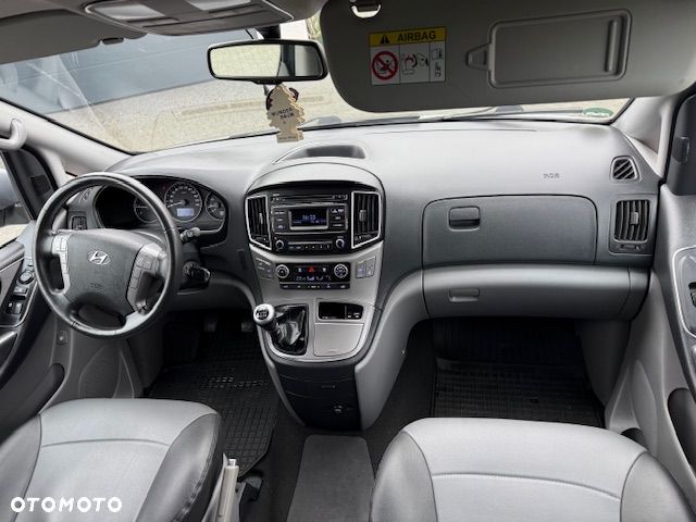 Hyundai H-1 Starex - 5