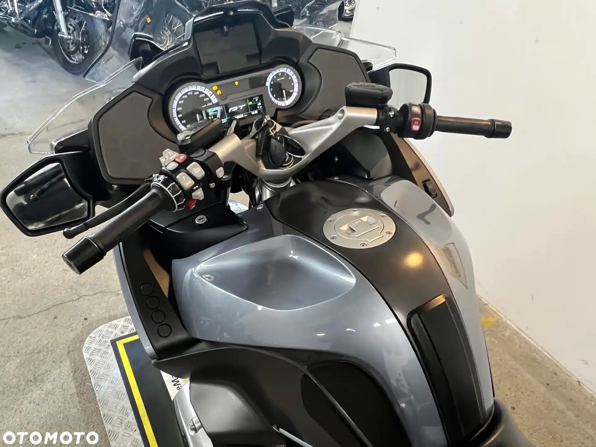 BMW R - 23